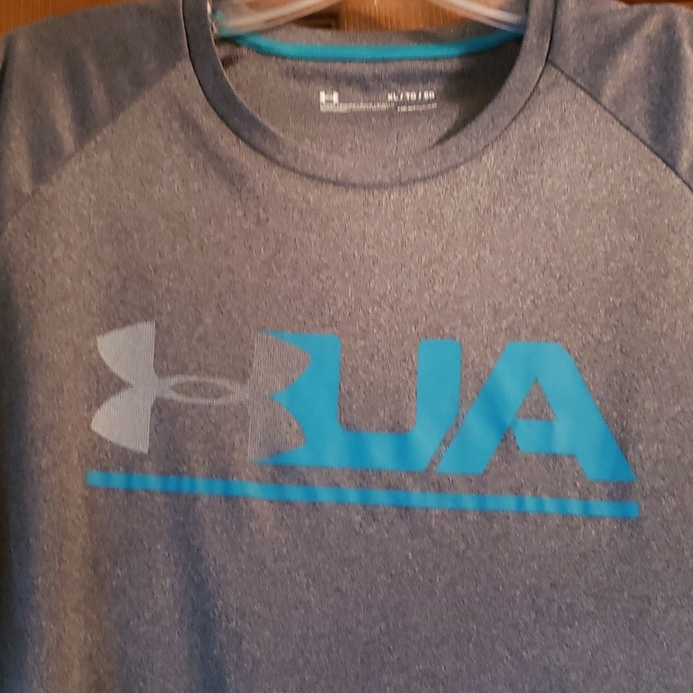 Under armour mens xl Tee